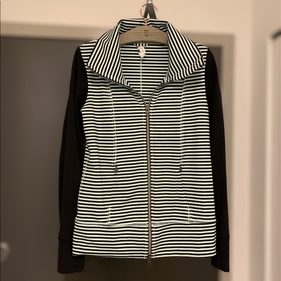 lululemon Daily Yoga Jacket - Picture 8 of 11